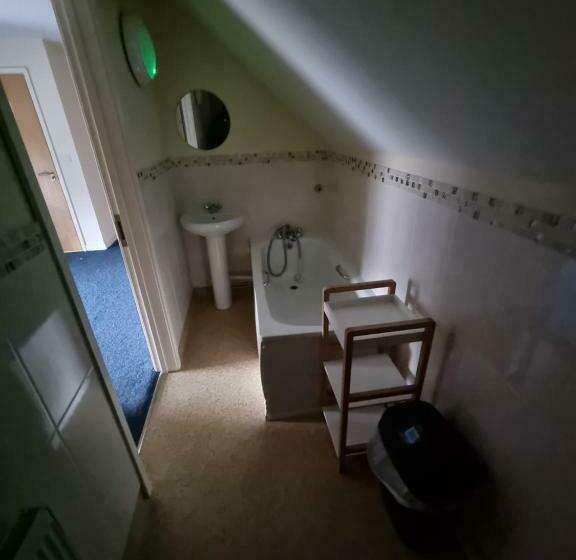 הוסטל Kings Arms Guest House Ebbw Vale