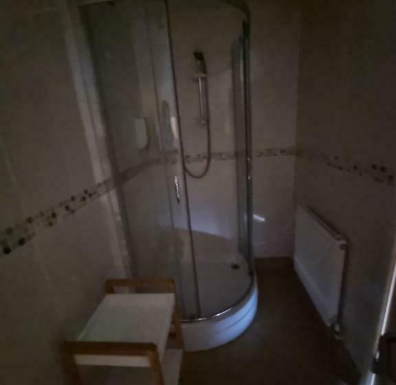 הוסטל Kings Arms Guest House Ebbw Vale