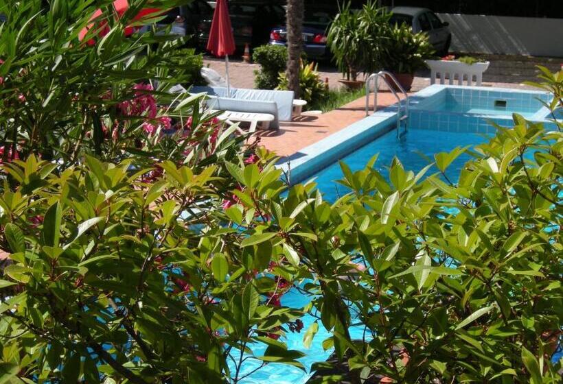 בית מלון כפרי Continental