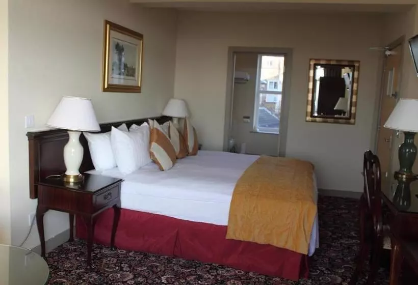 ペンション Marine Bar Pub With Rooms