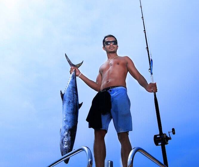 Hotell Bluefin Adventure   Hostel