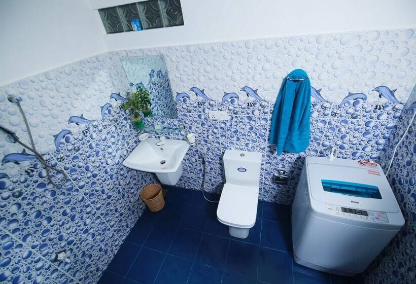 Hotell Bluefin Adventure   Hostel