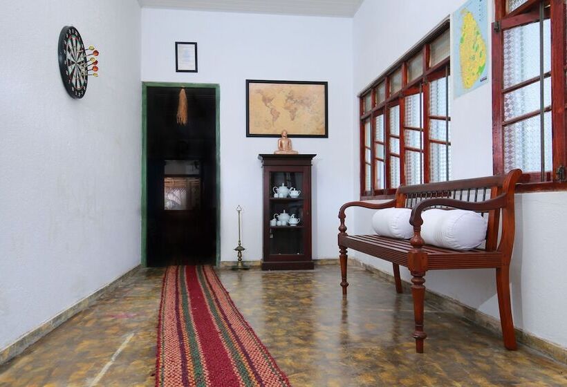 Hotell Bluefin Adventure   Hostel