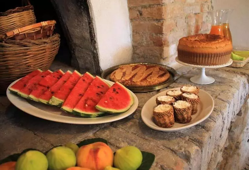 Hotelli La Peschiera B&b