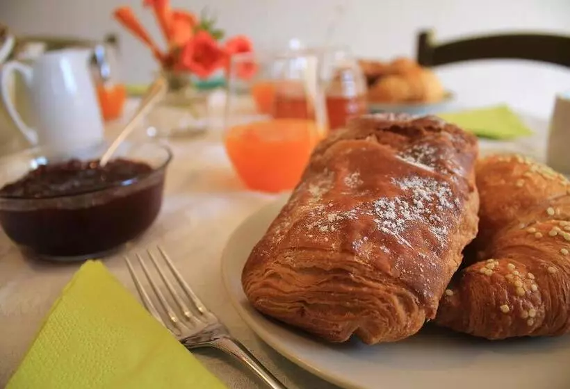 Hotelli La Peschiera B&b