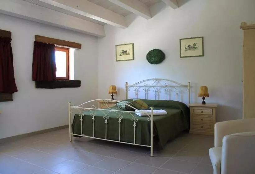 Hotelli La Peschiera B&b