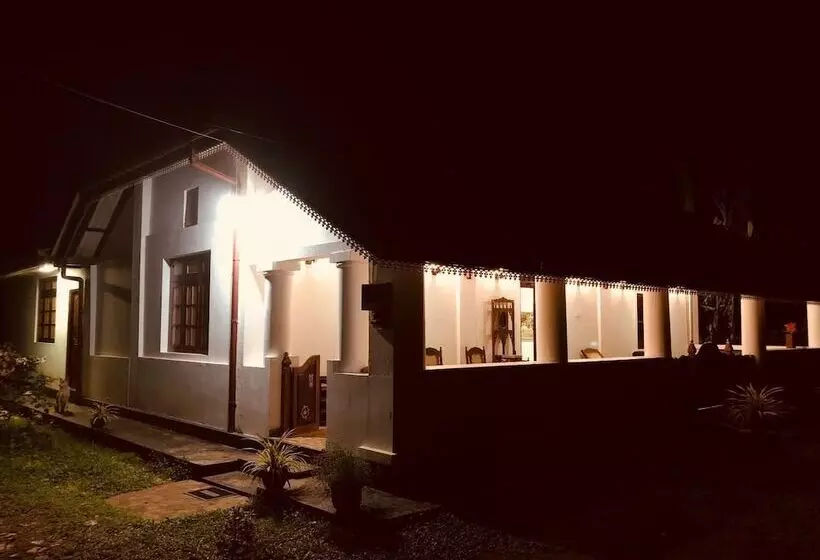 ホテル Walawwa Guest House