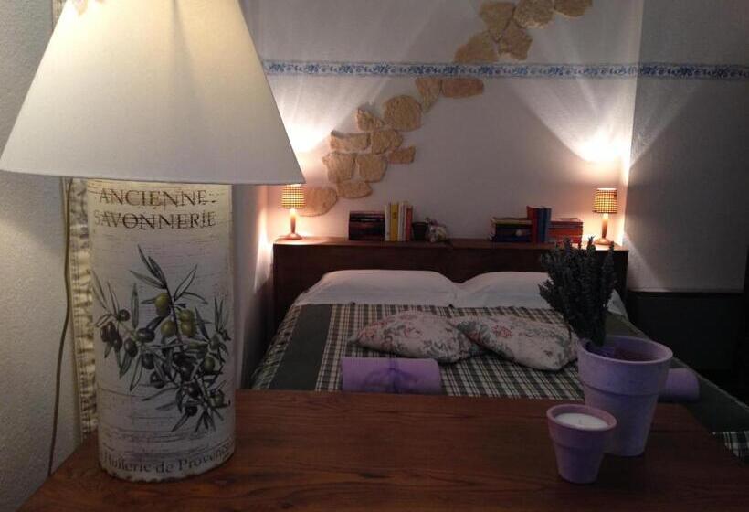 ホテル Agriturismo Cascina Knec