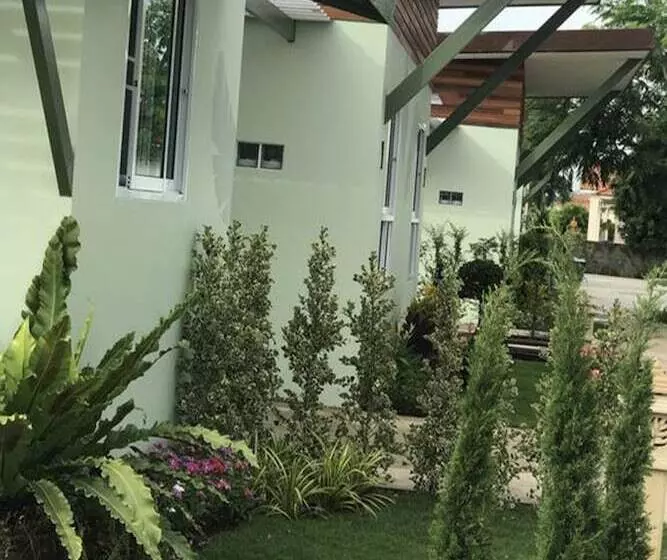هتل Me And Tree Villa