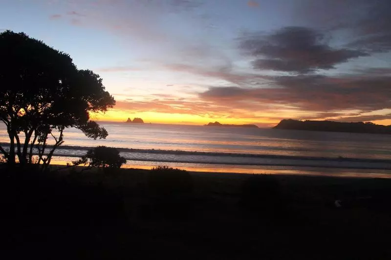 Hotelli On The Beach Bed & Breakfast