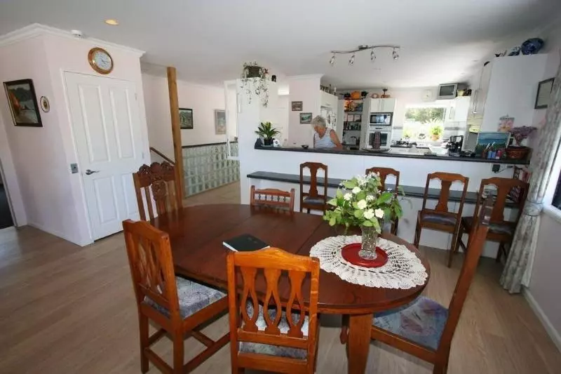 Hotelli On The Beach Bed & Breakfast