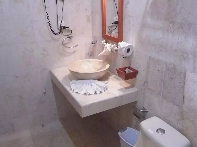 Hotelli Perla Del Mar