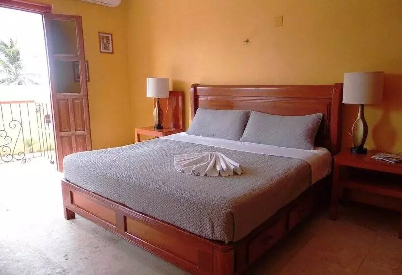 Hotelli Perla Del Mar