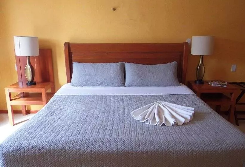 Hotelli Perla Del Mar