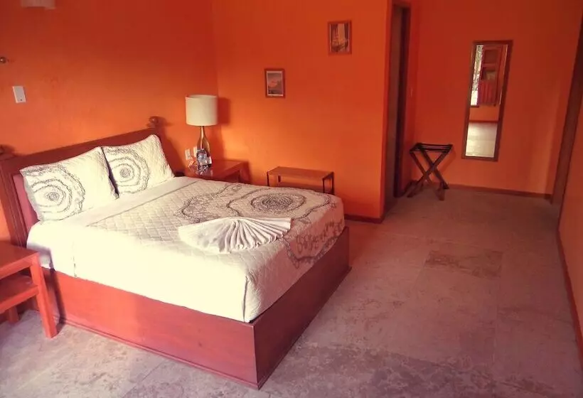 Hotelli Perla Del Mar