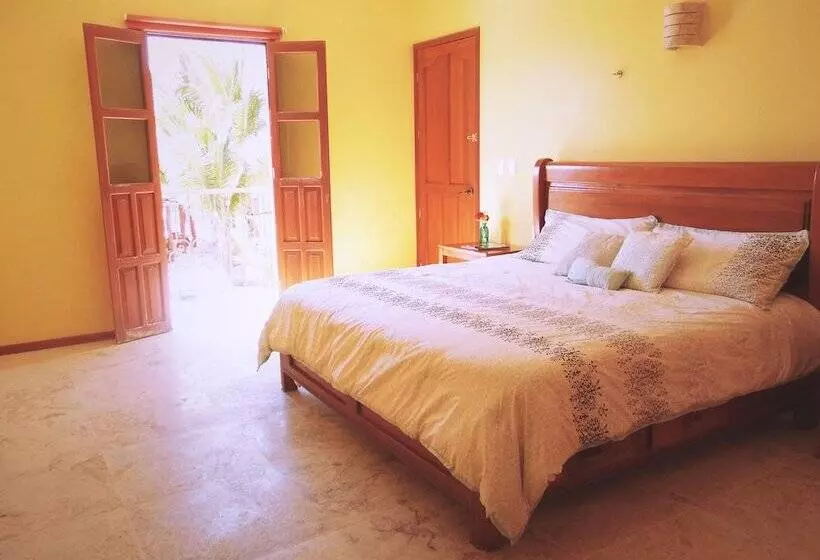 Hotelli Perla Del Mar