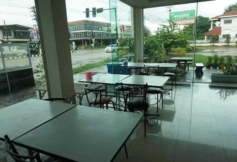 ホテル Pornnarumirt