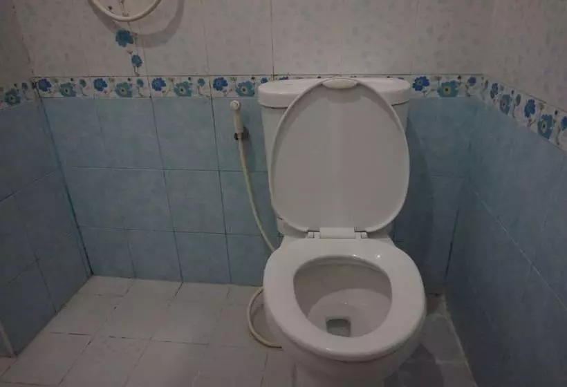 ホテル Pornnarumirt