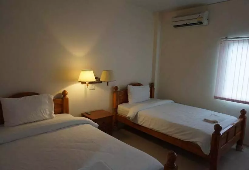 ホテル Pornnarumirt