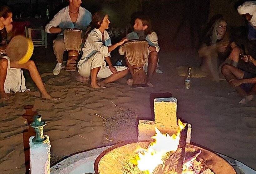 호텔 Tinfou Desert Camp