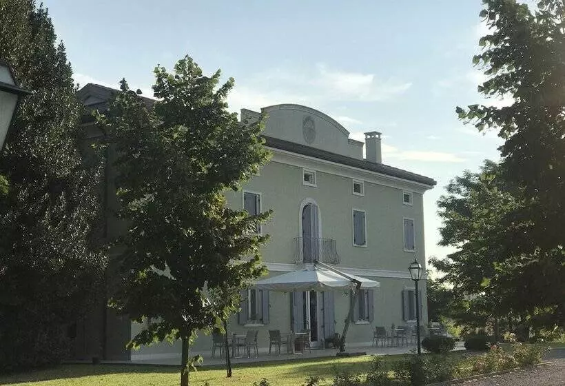 ホテル Villa Pepoli