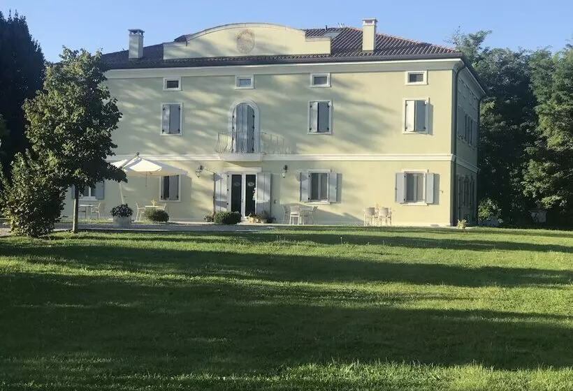 ホテル Villa Pepoli