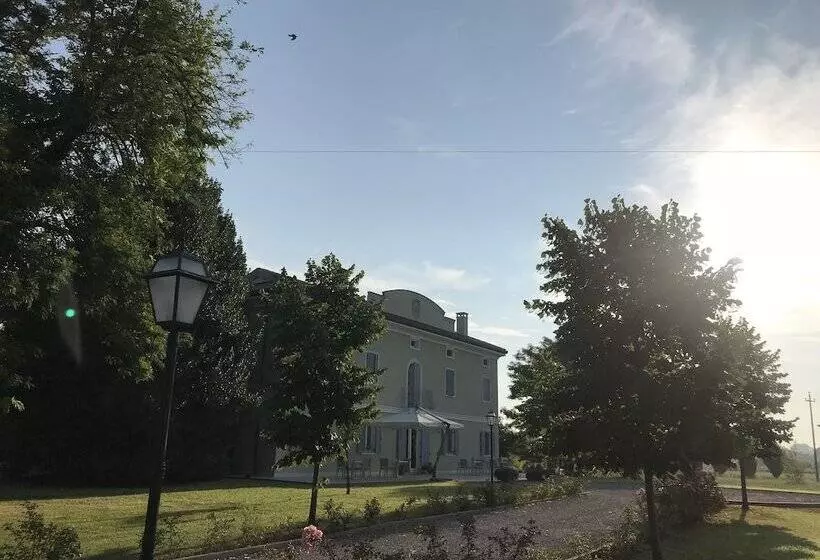 ホテル Villa Pepoli