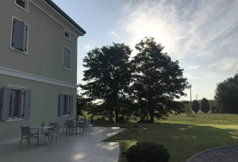 ホテル Villa Pepoli