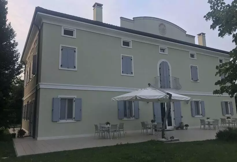 ホテル Villa Pepoli