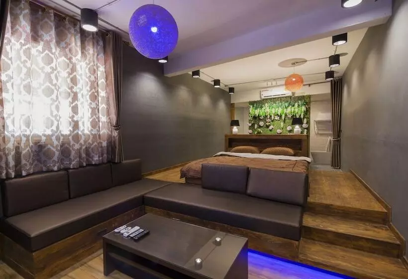 Maximum Luxury Apartment