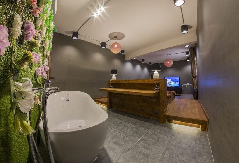 Maximum Luxury Apartment