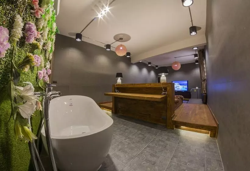 Maximum Luxury Apartment