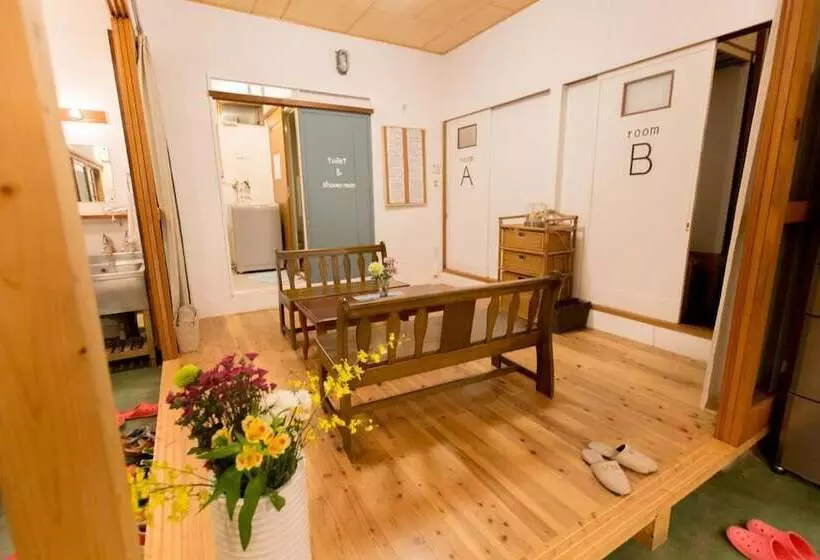 Majatalo Guesthouse Anthut