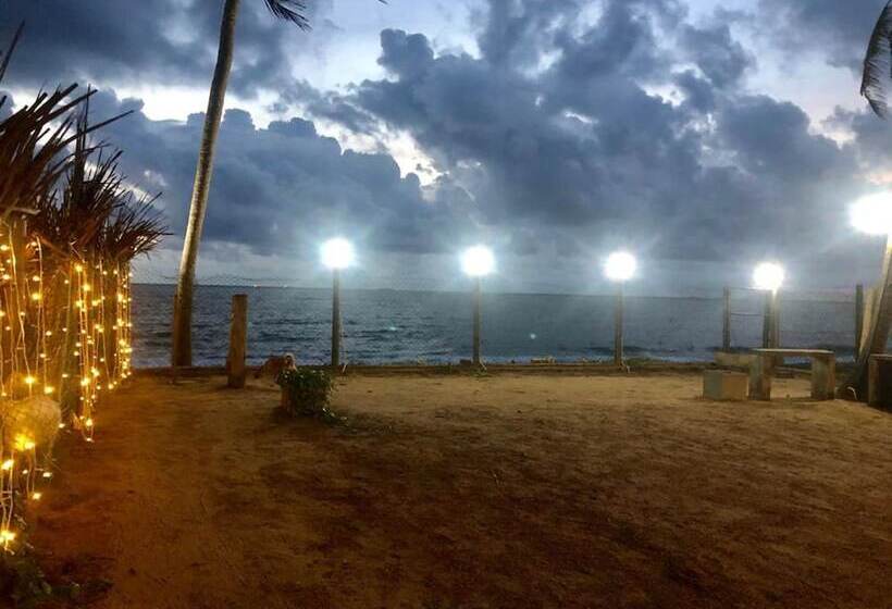 مبيت وإفطار C J Beach Resort