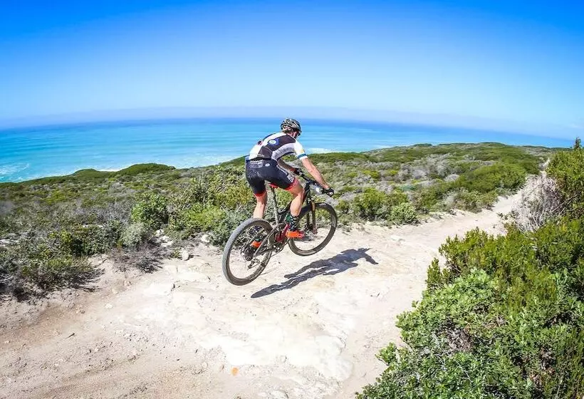 Hotelli Arniston Seaside Cottages
