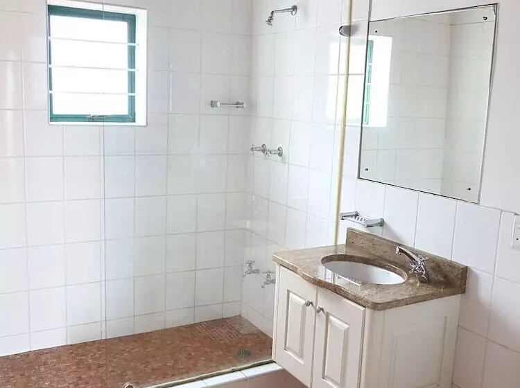 Hotelli Arniston Seaside Cottages