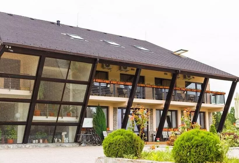 Hotelli Forest Retreat&spa