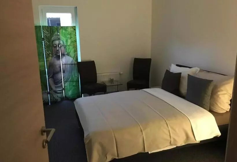 Majatalo Gutunterdachgebracht