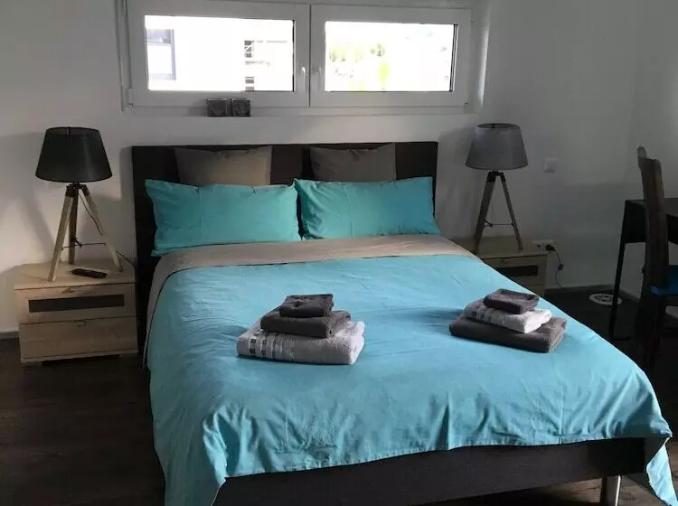 Majatalo Gutunterdachgebracht