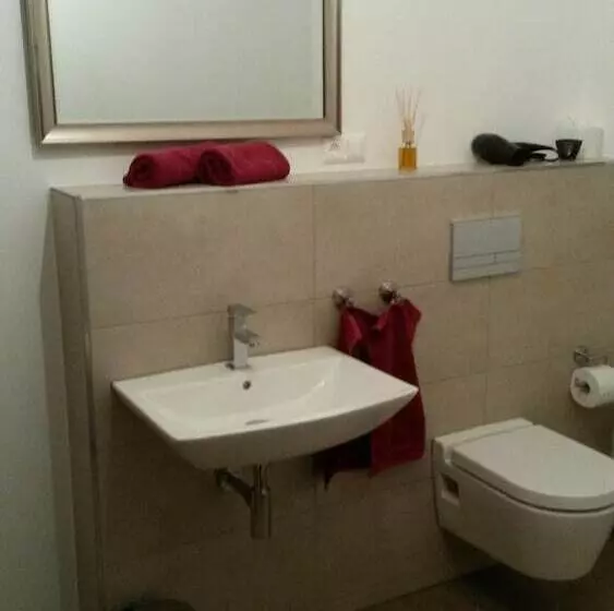 Majatalo Gutunterdachgebracht