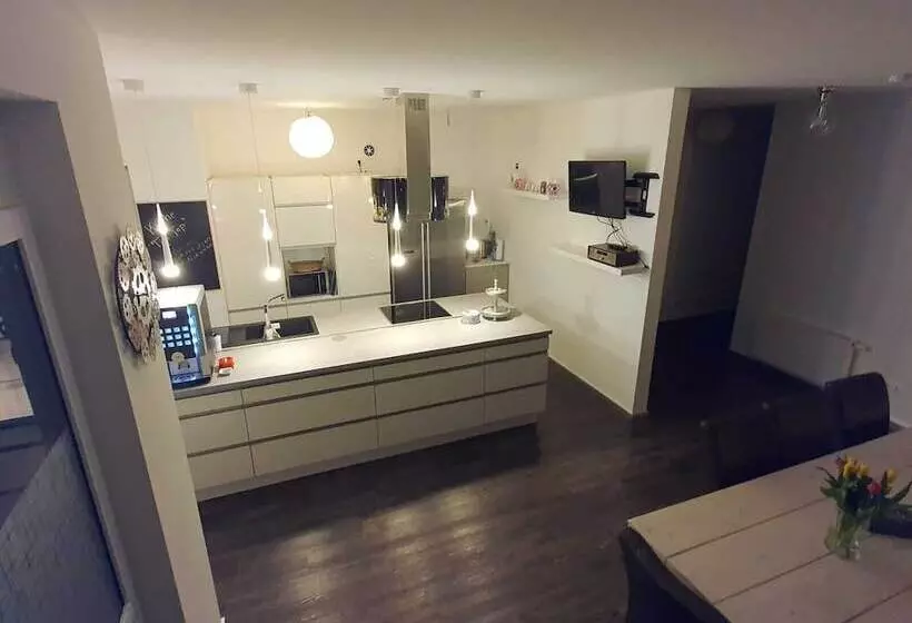 Majatalo Gutunterdachgebracht