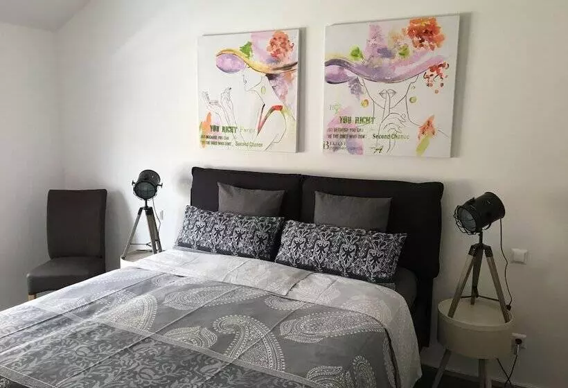 Majatalo Gutunterdachgebracht