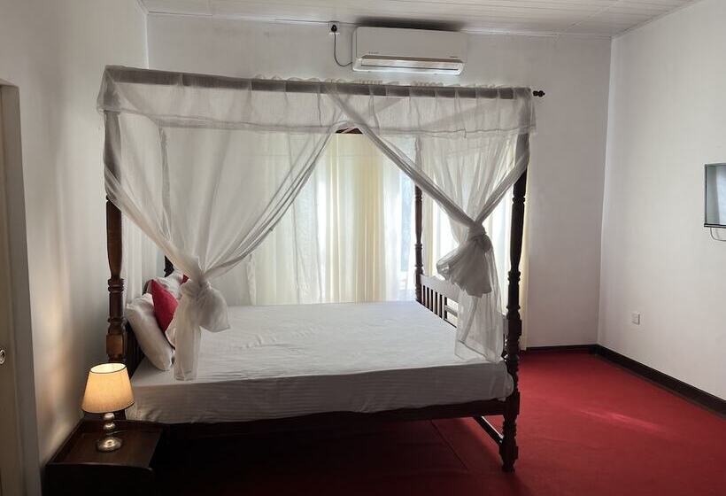 بنسيون Siloonaa Garden Villa