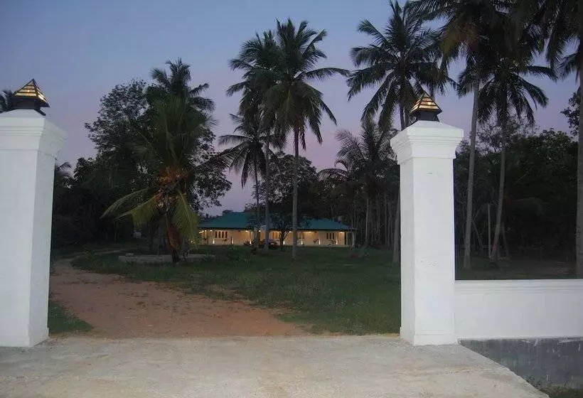 Majatalo Siloonaa Garden Villa