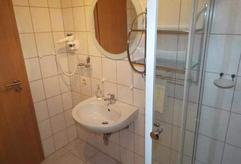 Retkeilymaja Garni Zum Reinhardswald