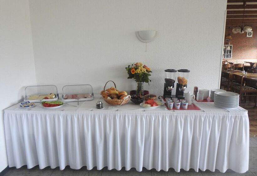 הוסטל Garni Zum Reinhardswald