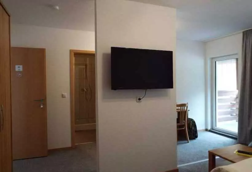 Retkeilymaja Garni Zum Reinhardswald