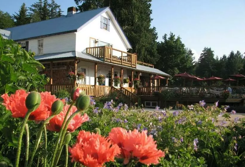 Retkeilymaja Heriot Bay Inn