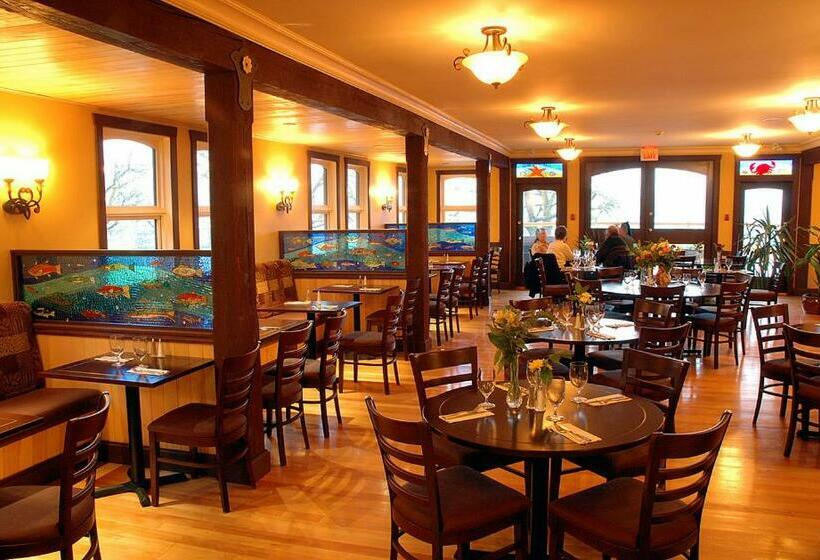 ユースホステル Heriot Bay Inn