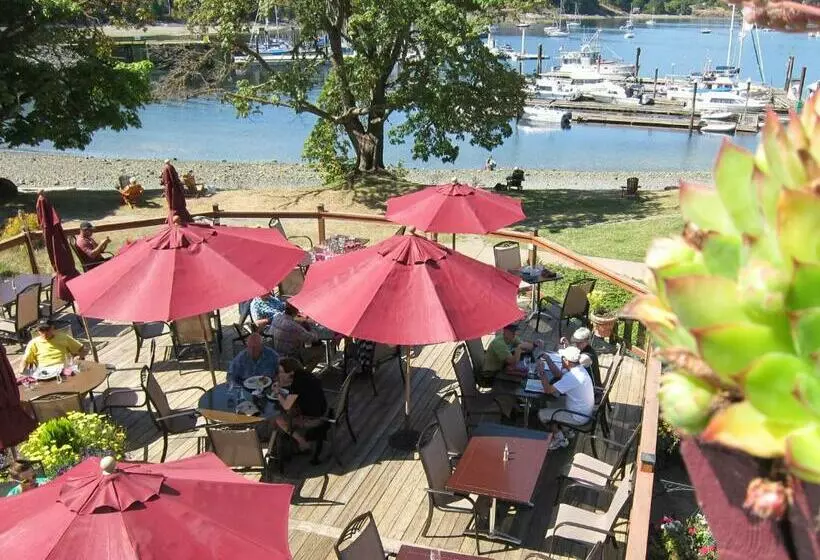 Retkeilymaja Heriot Bay Inn